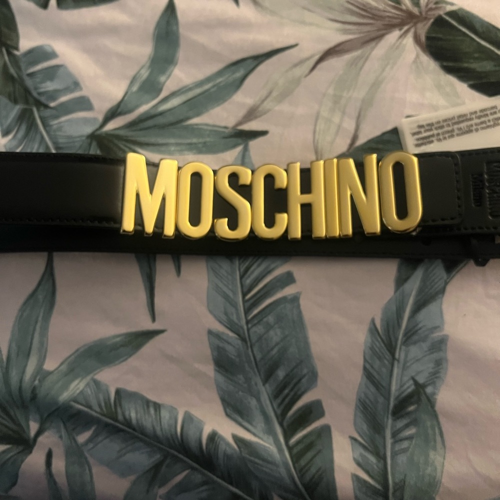 Moschino belt